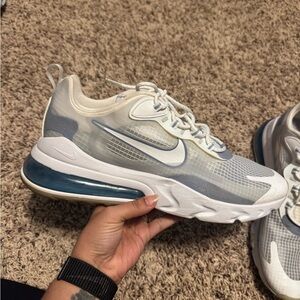 Nike Air Max 270 React SE